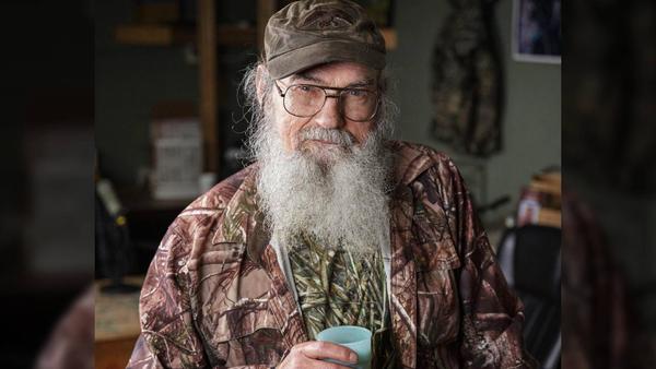 Throwback Photos Of Young Uncle Si In The Military