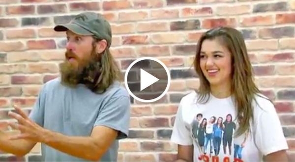 Sadie Robertson Teaches Her Family How To Dance, And It's Hysterical