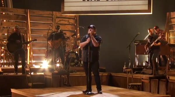 Luke Combs Debuts Unreleased Song During CMAs