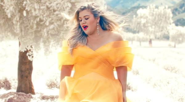 Kelly Clarkson Is Simply Sensational In Glamorous New Music Video