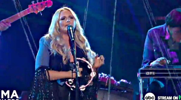 Miranda Lambert Rocks The CMA Awards Stage With High-Energy “Geraldene”