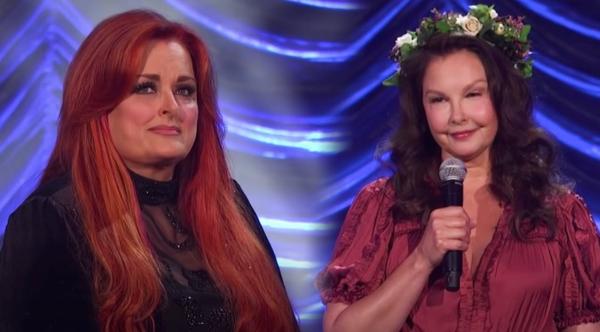 Ashley Judd Gushes About Sister Wynonna's Strength