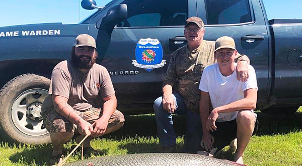 Oklahoma Man Catches “Prehistoric” 170-Pound Fish