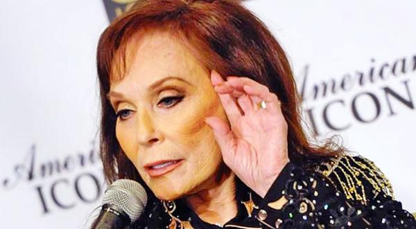Surgery Leaves Loretta Lynn Struggling To Get Back On The Stage