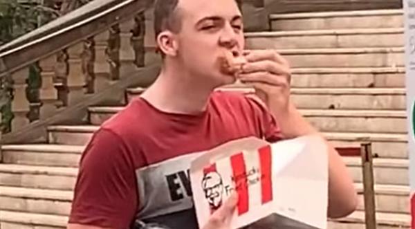 Man Eats KFC Chicken In Front Of Vegans At Meat Industry Protest In Australia