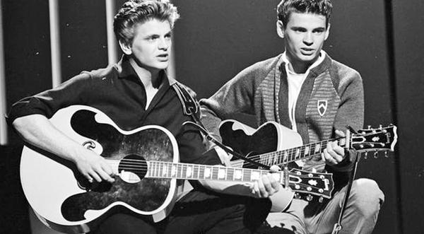 The Everly Brothers Dazzle With Signature Songs In Vintage Performance