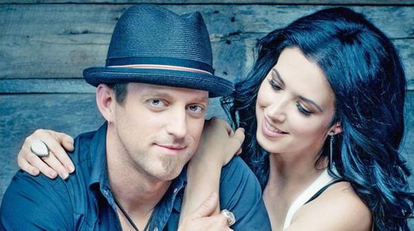 Fans Freak Out As Platinum-Selling Country Singer Debuts Huge Change In Appearance