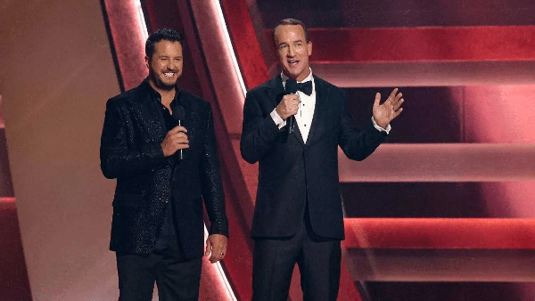 2023 CMAs: Luke Bryan & Peyton Manning’s Hilarious Opening Monologue