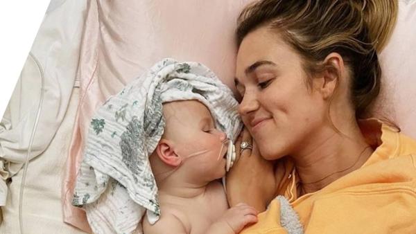 Sadie Robertson Posts Photo Of Daughter In Hospital