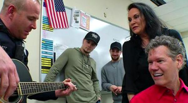 Police Officer Gets Christmas Surprise From Randy Travis