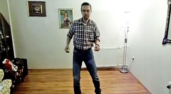 Cowboy Seriously Struts His Stuff In Solo Line Dance To Conway Twitty's 'Tight Fittin' Jeans'
