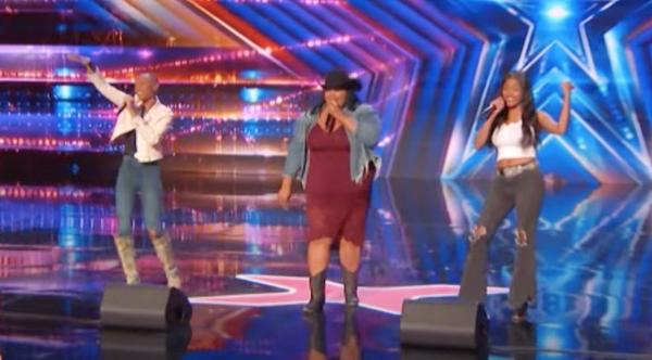All 4 “AGT” Judges Press Golden Buzzer For Country Trio’s Tribute To Dolly Parton