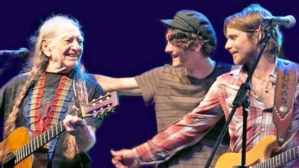 Willie Nelson And His Two Sons Perform Impromptu ‘Blue Eyes Crying In The Rain’