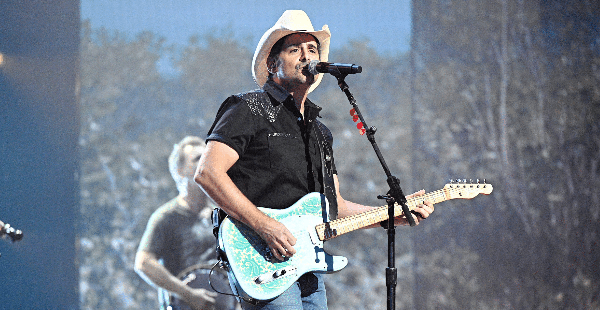 Brad Paisley Debuts Brand-New Song At People’s Choice Country Awards