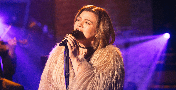 Kelly Clarkson Postpones Opening Night Of Vegas Residency 90 Minutes Before Show