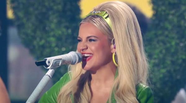 Kelsea Ballerini Delivers Spunky Performance Of “If You Go Down” At CMT Music Awards