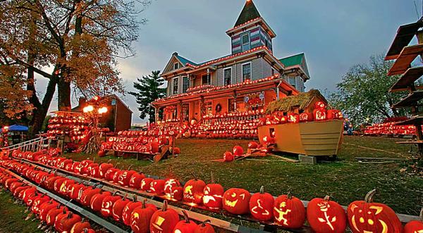 3,000 Hand-Carved Pumpkins Displayed At Victorian Home Built In 1891