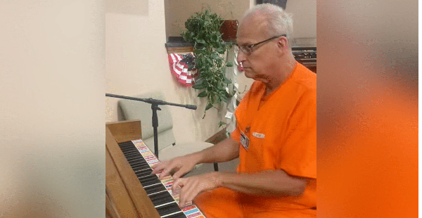 Inmate Wows With Patriotic Piano Solo At Veteran’s Day Concert
