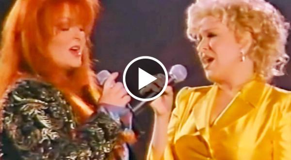 FLASHBACK: Wynonna Judd & Bette Midler's Tear-Jerking 'The Rose' Performance