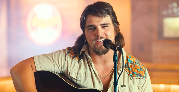 "Sweetheart" by Gavin Adcock (Country Rebel Bar Session)