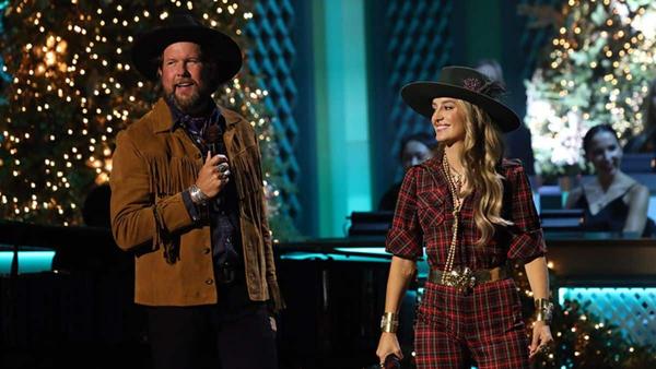 Lainey Wilson & Zack Williams Deliver Soulful Rendition Of “Go Tell It On The Mountain”