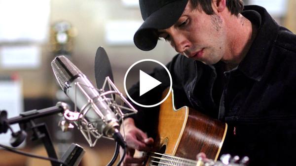 New Mo Pitney Acoustic Video "Old School" Released On YouTube