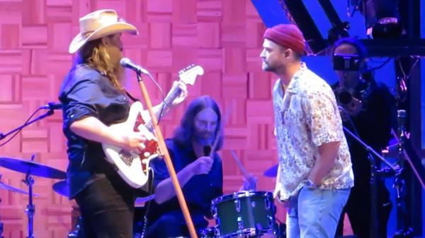Chris Stapleton, Justin Timberlake Reunite For “Tennessee Whiskey” Performance