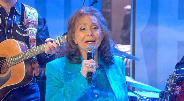 Loretta Lynn Debuts 'Heavenly' New Song On 'Today Show'