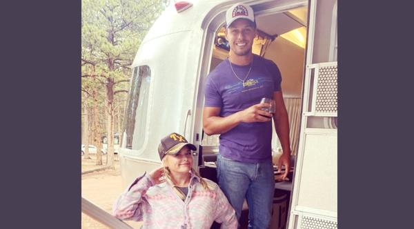 Miranda Lambert Posts Photos From Road Trip With Husband Brendan