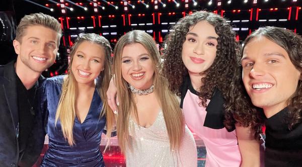 Kelly Clarkson’s “Voice” Team Members Just Made History