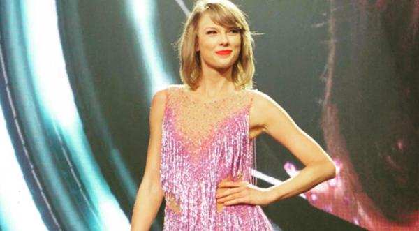 Taylor Swift To Perform At ACM Awards For First Time In 7 Years