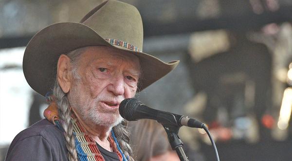 Willie Nelson Breaks Silence After Abruptly Cutting Concert Short