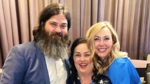 Jep Robertson Shares Teaser For New “Duck Family” Show