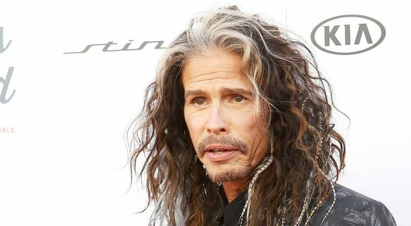 Bar Band Starts Playing ‘Walk This Way’ – Then Steven Tyler Walks In