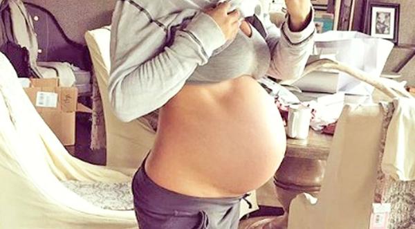 Country Star Shows Off Growing Baby Bump - Says 'It Can Be Any Day'