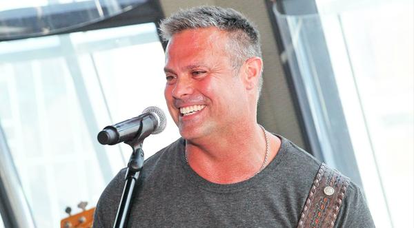 Heartbroken Country Stars React To Troy Gentry's Death