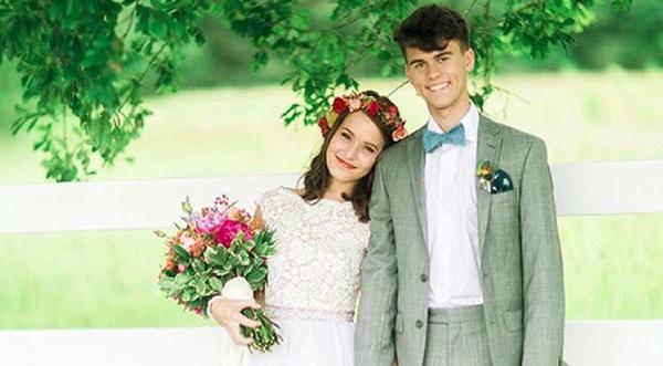 After Two Years Of Marriage, Mary Kate Robertson Admits She Doesn't Know What 'The One' Means