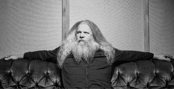 Jamey Johnson Opens Up About Past Struggles With Addiction, “I Barely Survived”