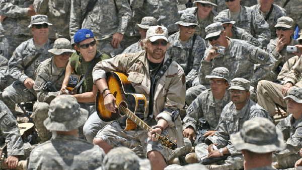  Toby Keith Played For Over 250,000 US Service Members During 18 USO Tours