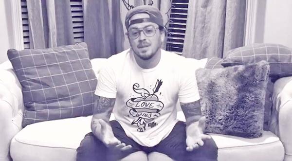 Country Singer's Mom Diagnosed With ALS - Asks Fans For Help