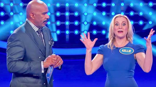 Kellie Pickler Can’t Stop Talking During ‘Fast Money’ And It’s Hilarious