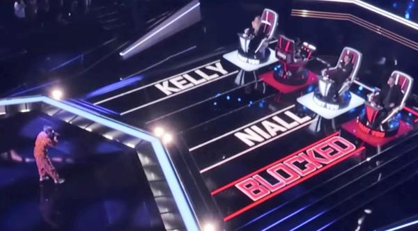 Blake Shelton Pissed Off When Kelly Blocks Him From Bluegrass Singer