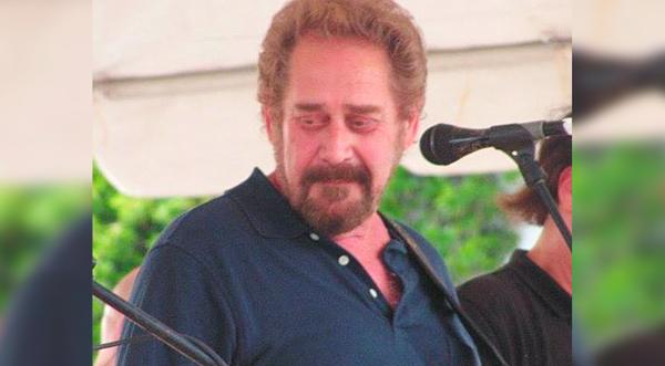 Country Legend Earl Thomas Conley Dies At 77