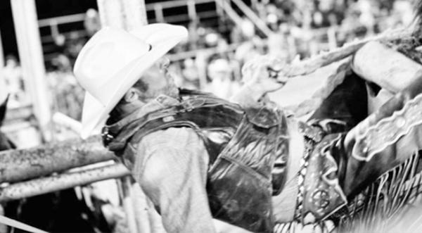 Country Singer Asks For Prayers After Husband Breaks Neck In Rodeo Event