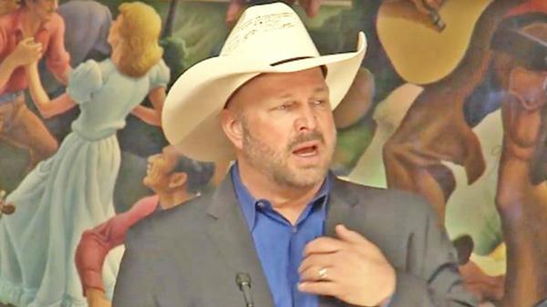 Garth Brooks Tearfully Announces Newest Country Music Hall Of Fame Inductee