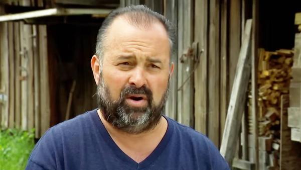 “American Pickers” Star Rushed To Hospital 4 Times In Recent Months
