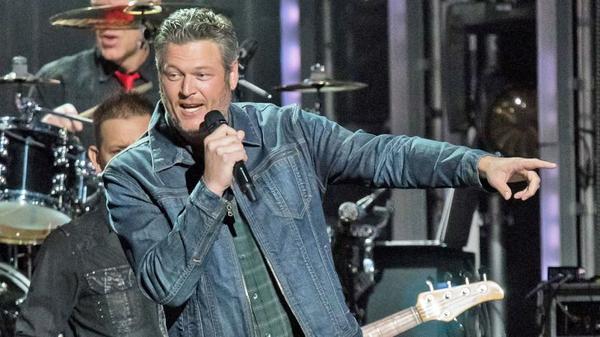 Blake Shelton Surprises Crowd With Unexpected 'Lonely Tonight' Duet Partner