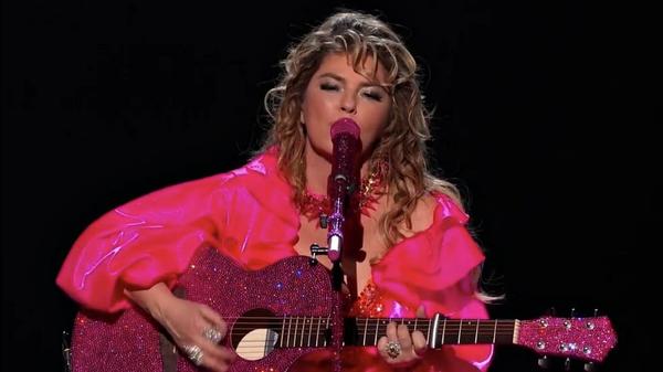 Shania Twain Returns To AMAs For First Time In 16 Years, Performs Medley Of Her Hits
