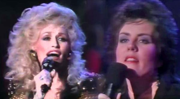 Dolly Parton & Holly Dunn Sing A Duet Of 'Daddy's Hands'