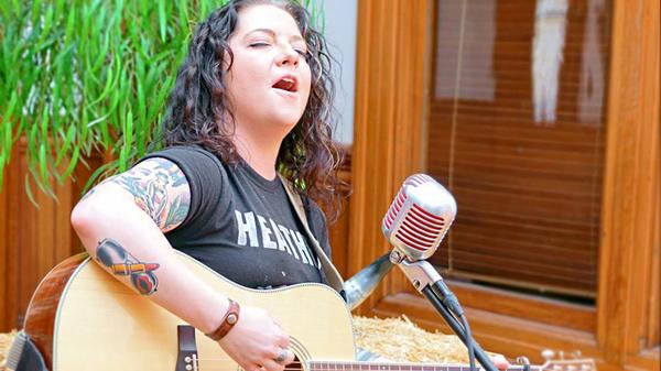 New Ashley McBryde Performance Gives Us Strength In "A Little Dive Bar In Dahlonega"